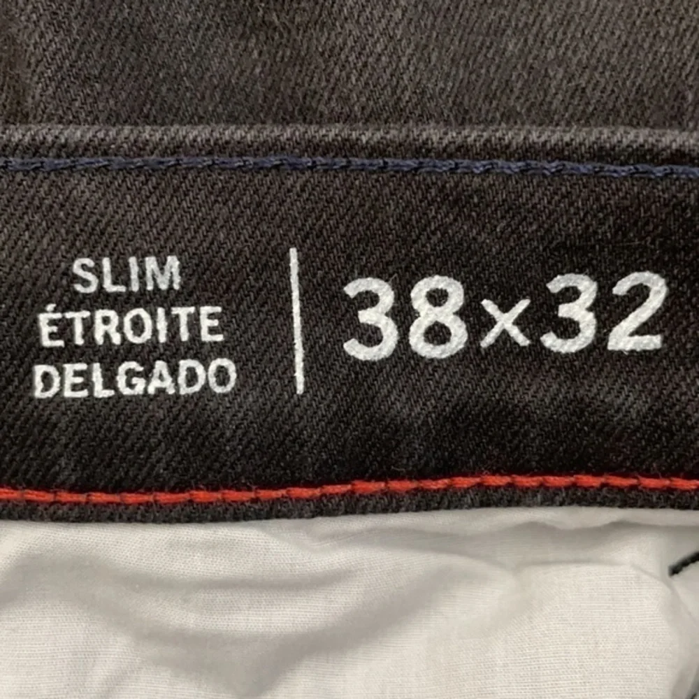 TOMMY HILFIGER | Men’s Black TOMMY JEANS Waist 36 Length 32.